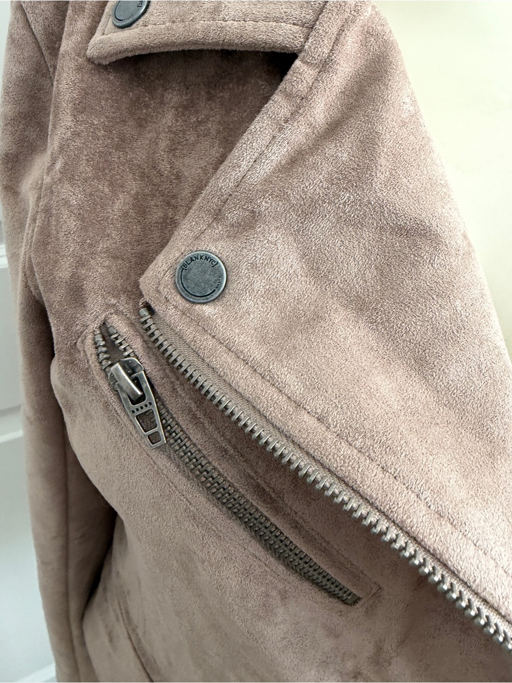 BLANKNYC Faux Suede Moto Jacket Mushroom Small - Picture 3 of 8